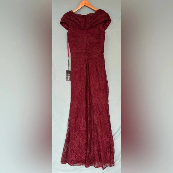 NWT La Femme sz 6 27982 Portrait Neck Lace Gown Burgundy Red Pleat Long Formal - Picture 6 of 9